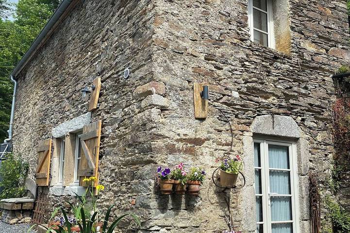 Gîte pour 2 personnes, avec jardin et terrasse