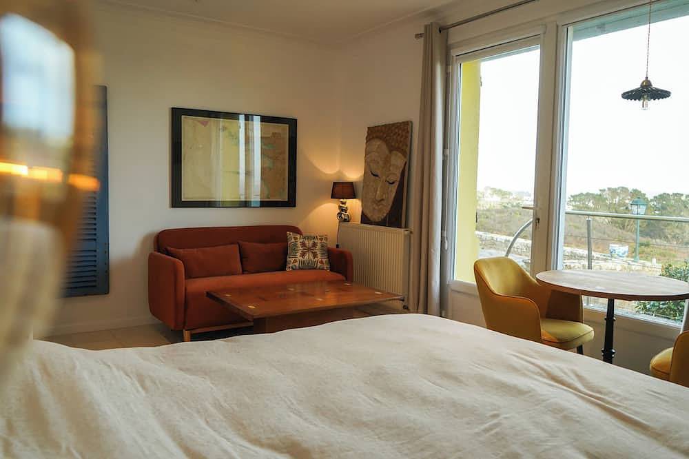 Separate room with sea view in Plougonvelin, Región de Brest