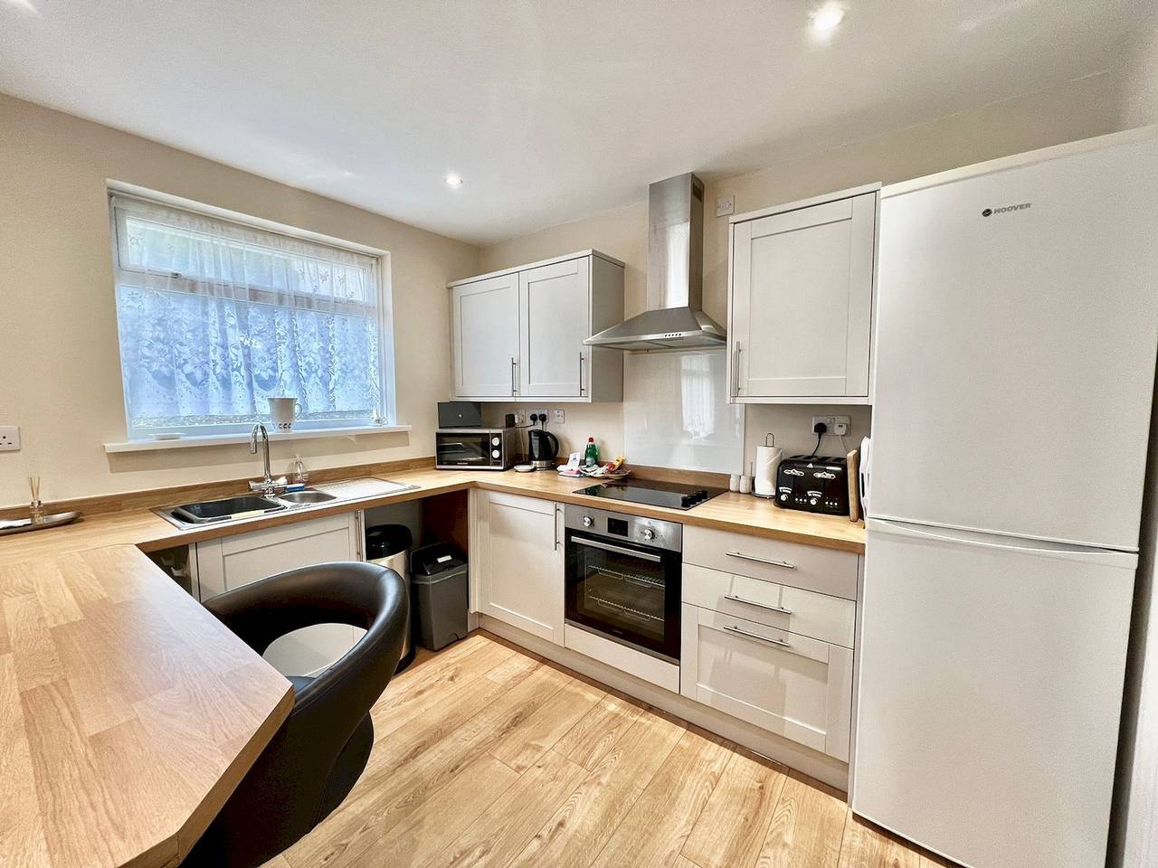 Modern Cosy home, Limeslade Bay - Pass the Keys in Swansea region