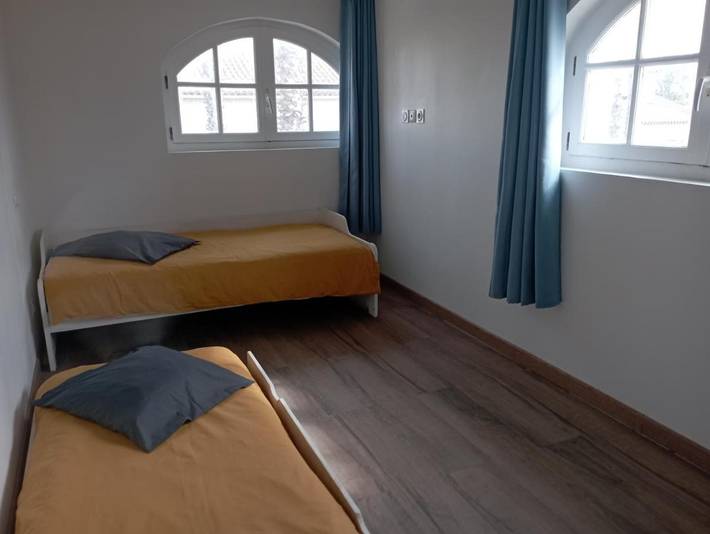 Chambre d’hôte pour 2 personnes, avec jacuzzi ainsi que piscine et jardin