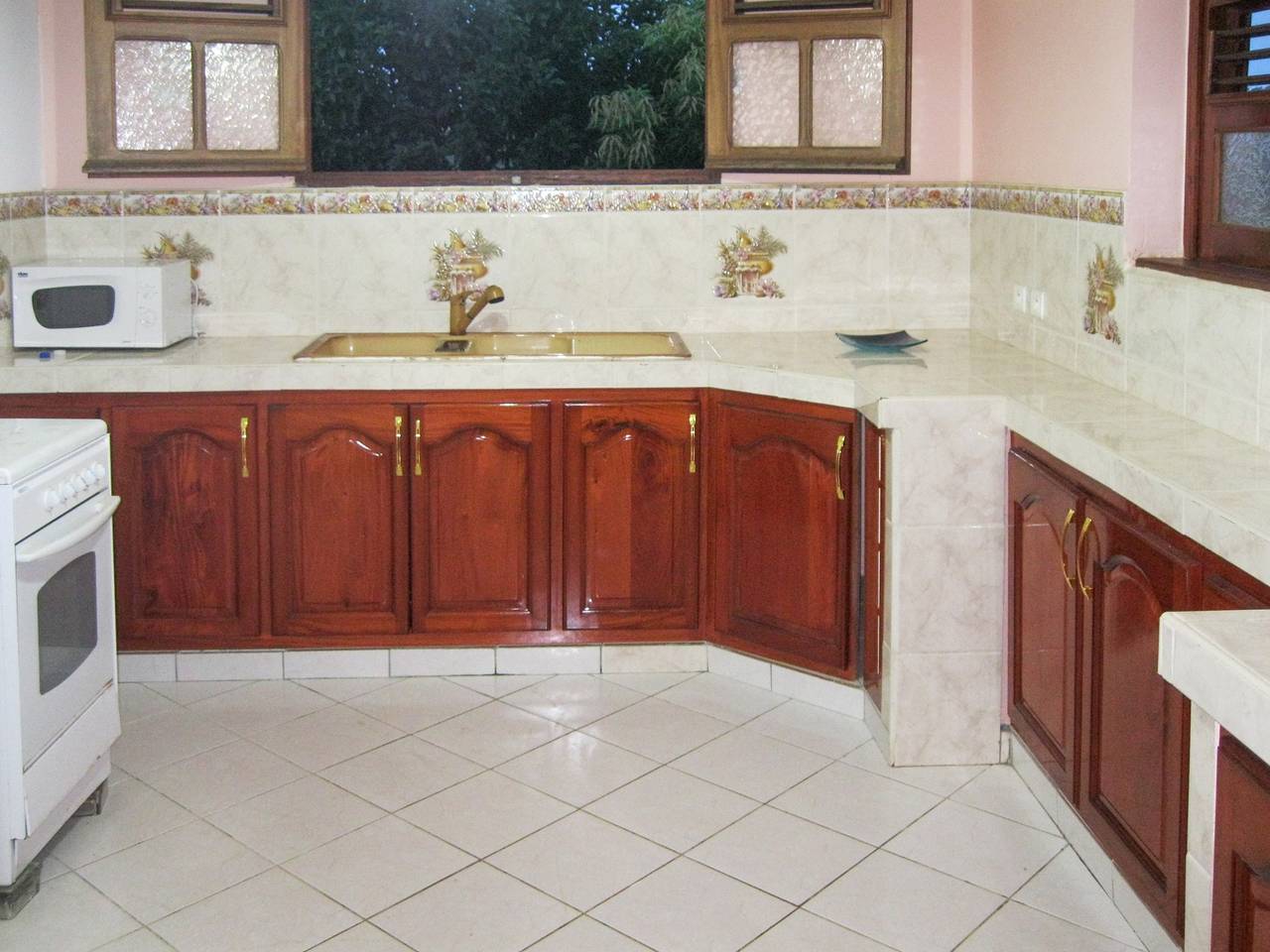 Casa con vistas al mar, Le Robert + Jardín y Terraza in Le Robert, Martinica