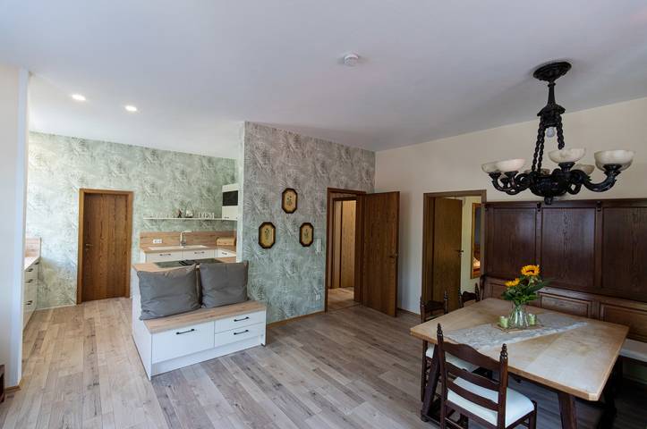 Ferienwohnung für 4 Personen, mit Terrasse und Garten in Rödental