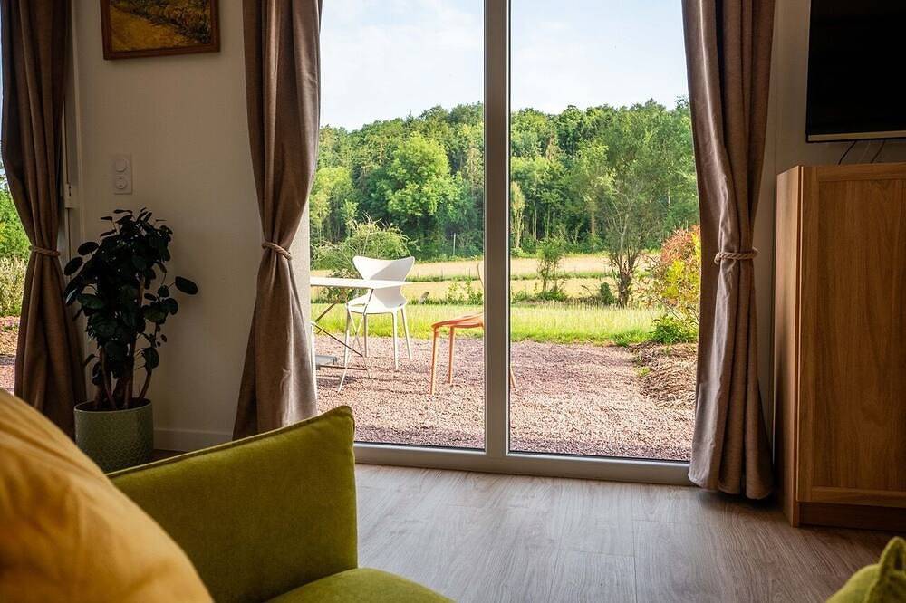 \"Suite Jardin\" 50 m2 gîte for 2 to 4 people with terrace overlooking garden in Notre-Dame-de-Bonne-Nouvelle, Caen region