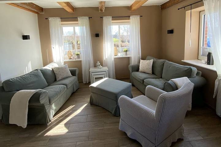 Ferienwohnung für 6 Personen, mit Terrasse und Garten sowie Sauna in Esgrus
