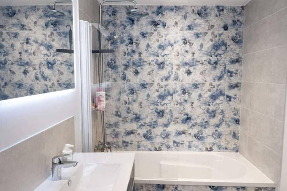 Entire apartment, L'Atelier Van Gogh | 72 m² luminous in Villeneuve-d'Ascq, Lille region