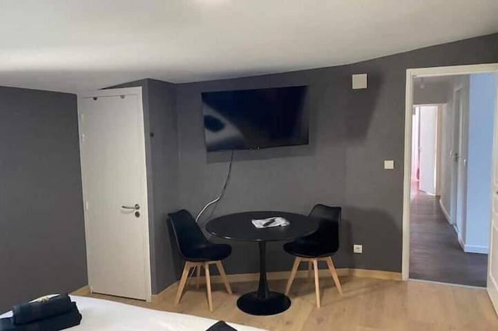 Location de vacances pour 8 personnes, avec jardin et terrasse, animaux acceptés à Aubière - 3