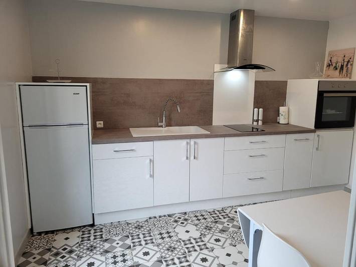 Location de vacances pour 4 personnes, avec terrasse et piscine à Louplande