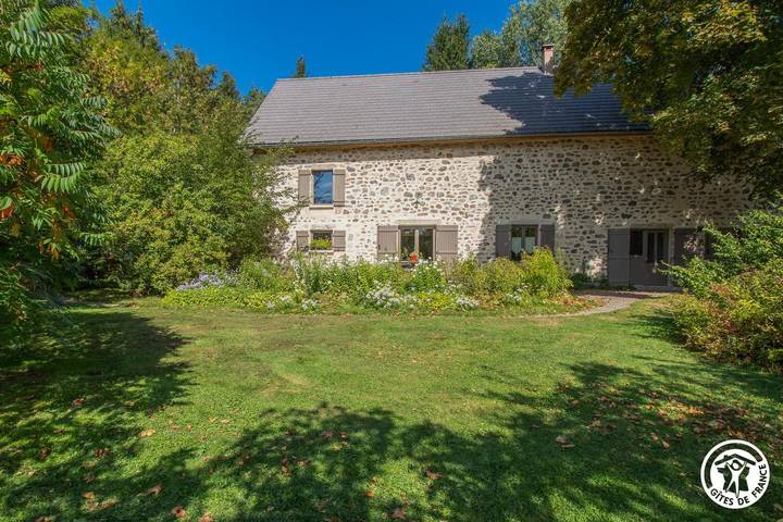 Gîte pour 6 personnes, avec Terrasse ainsi que Jardin et Vue