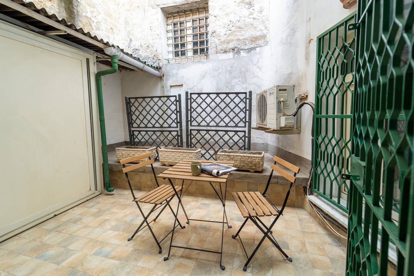 Appartement entier, A Due Passi da Spaccanapoli (ex Modern Apt Gesù) in Naples, Province de Naples