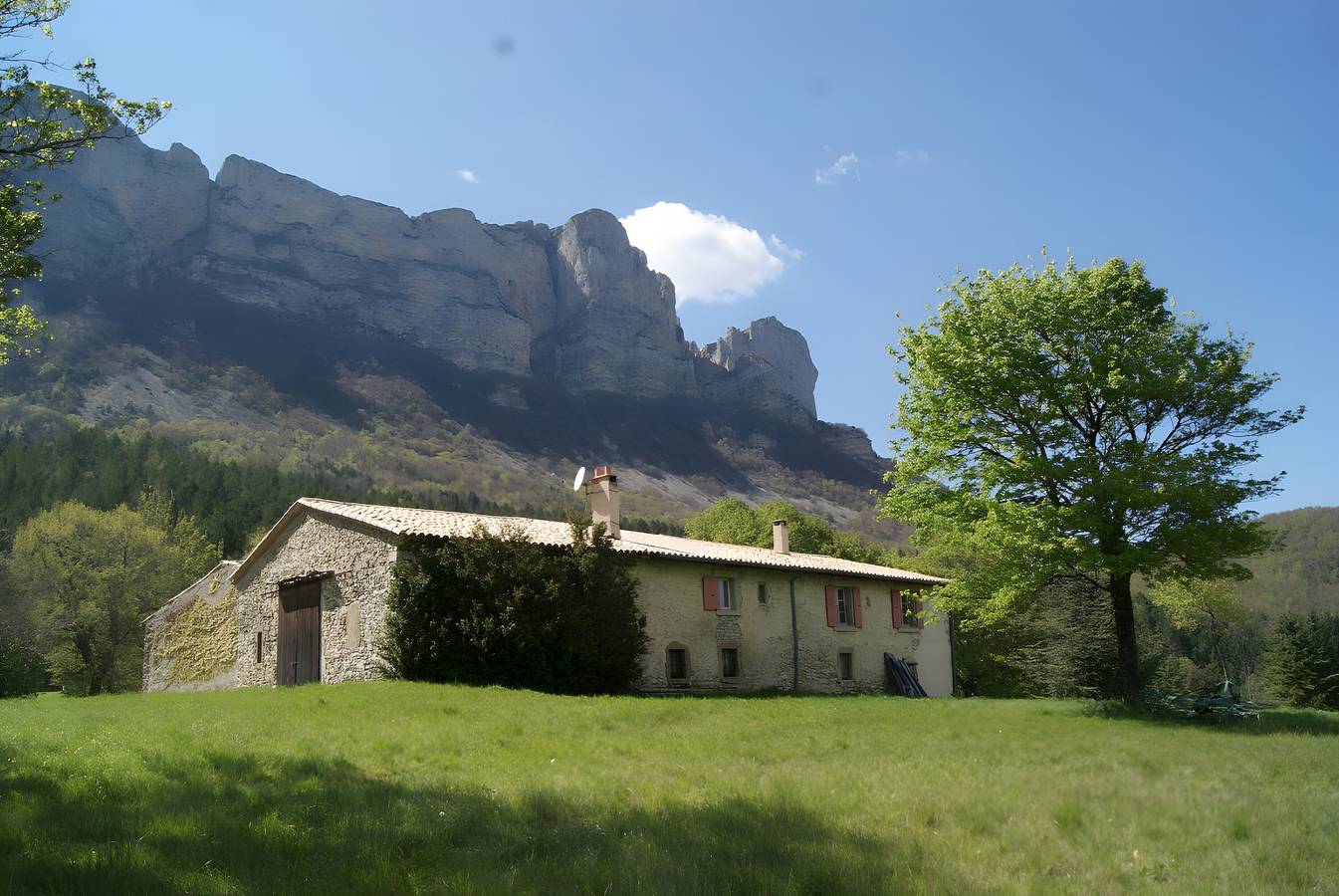 Maison de Vacances 'Mouton' avec Vue sur la Montagne et Balcon in La Chaudière, Région de Die