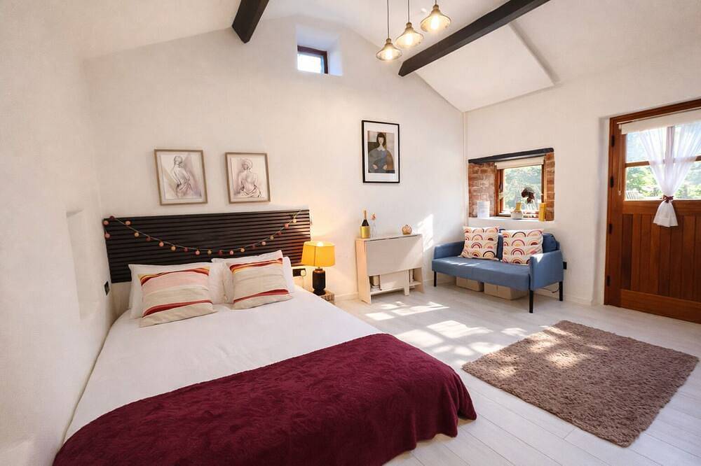 Little Gem at Lough Sillan House | Romantic, Adults only with hot tub and sauna in County Cavan