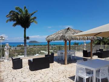 Club vacances pour 5 personnes, avec piscine ainsi que jardin et jacuzzi en Guadeloupe