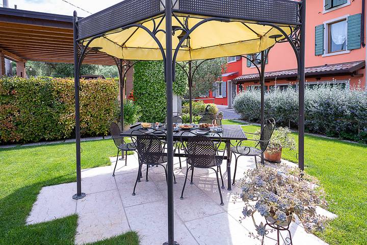 Ferienhaus für 8 Personen, mit Whirlpool und Garten in Bardolino