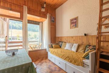 Gîte pour 6 personnes, avec balcon à Saint-Léger-les-Mélèzes