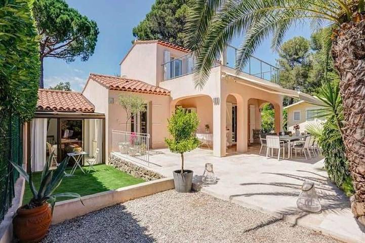 Villa pour 8 personnes, avec jardin et terrasse à Mouans-Sartoux