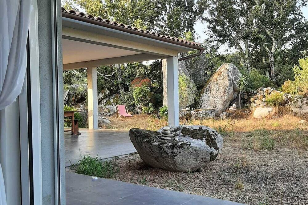 Geräumige Villa in ruhiger Lage zwischen Porto Vecchio und Figari in Sotta, Sartène und Umgebung