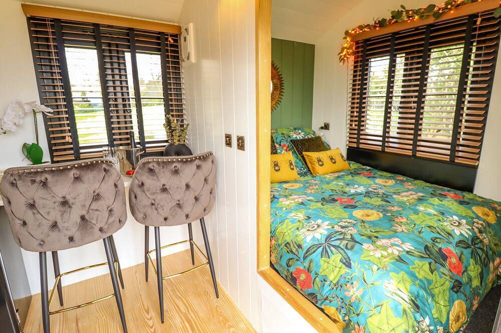 Limetree Luxury Glamping Portland, romantic in Nottingham in Sherwood Forest, Nottinghamshire