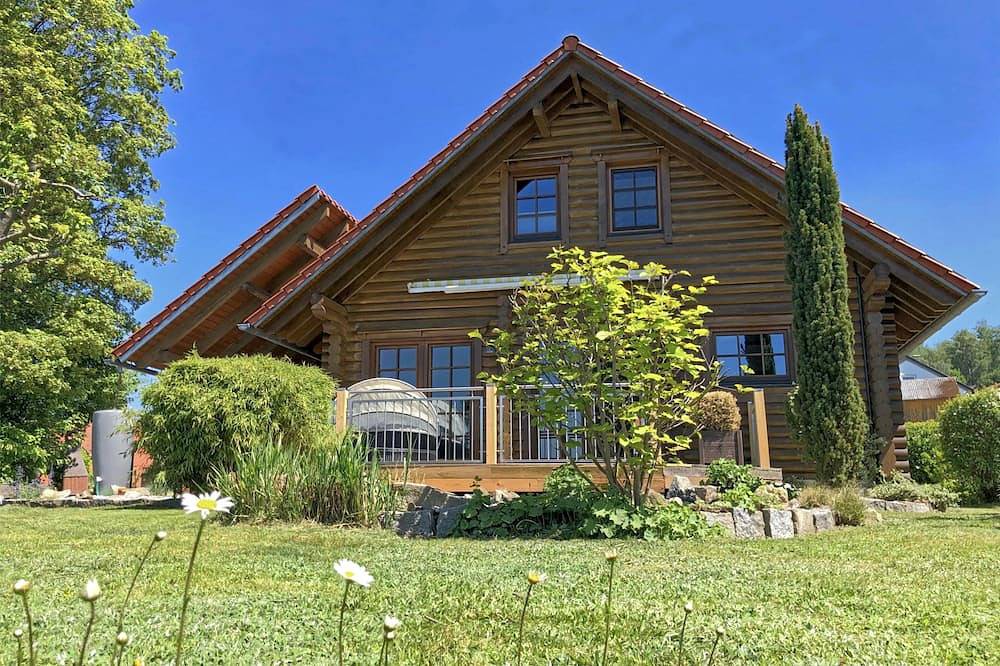 Freistehendes Ferienhaus mit Sauna und Hottub in Teunz, Naturpark Oberpfälzer Wald