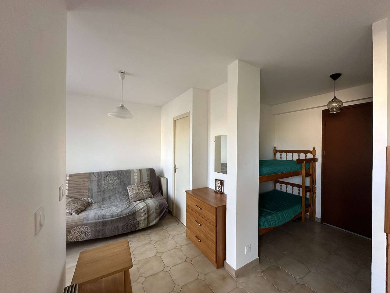 Apartamento entero, Estudio cerca de la playa con terraza en L'Ile-Rousse in L'Île-Rousse, Region de Calvi