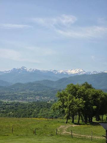 Gîte pour 6 personnes, avec vue et terrasse dans Taurignan-Castet