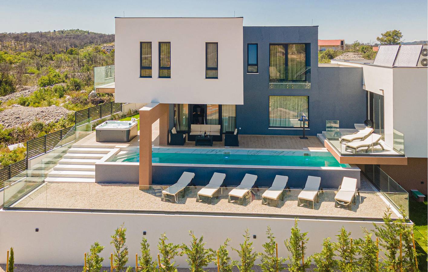 Ferienhaus für 8 Personen mit Terrasse in Raslina, Šibenik-Knin