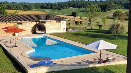Gîte pour 3 personnes, avec piscine ainsi que jardin et vue, animaux acceptés à Salles (Lot-et-Garonne)