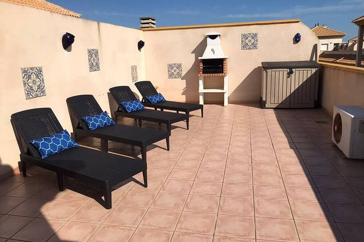 Apartamento de vacaciones para 6 personas, con piscina para niños además de balcón y piscina - 1