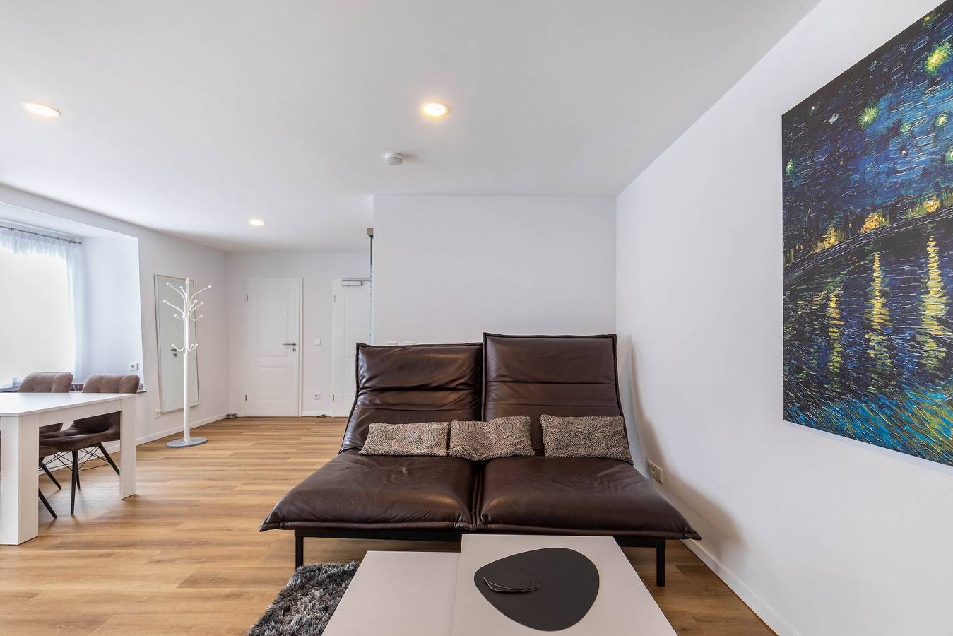 Ganze Wohnung, Apartment 'Werner-Senger-Haus Mitte' mit gemeinsamer Terrasse und Wlan in Limburg, Landkreis Limburg-Weilburg