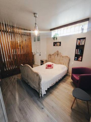 Chambre d’hôte pour 2 personnes, avec vue ainsi que jardin et terrasse à Sénas