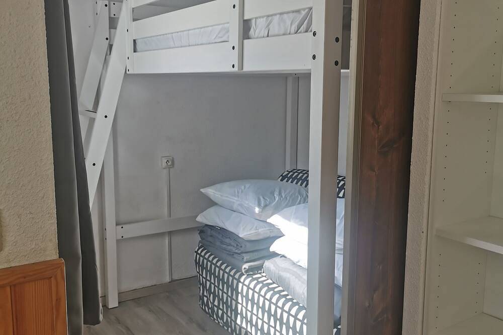 Apartamento entero, Charming mountain apartment with balcony. in Mijoux, Gex
