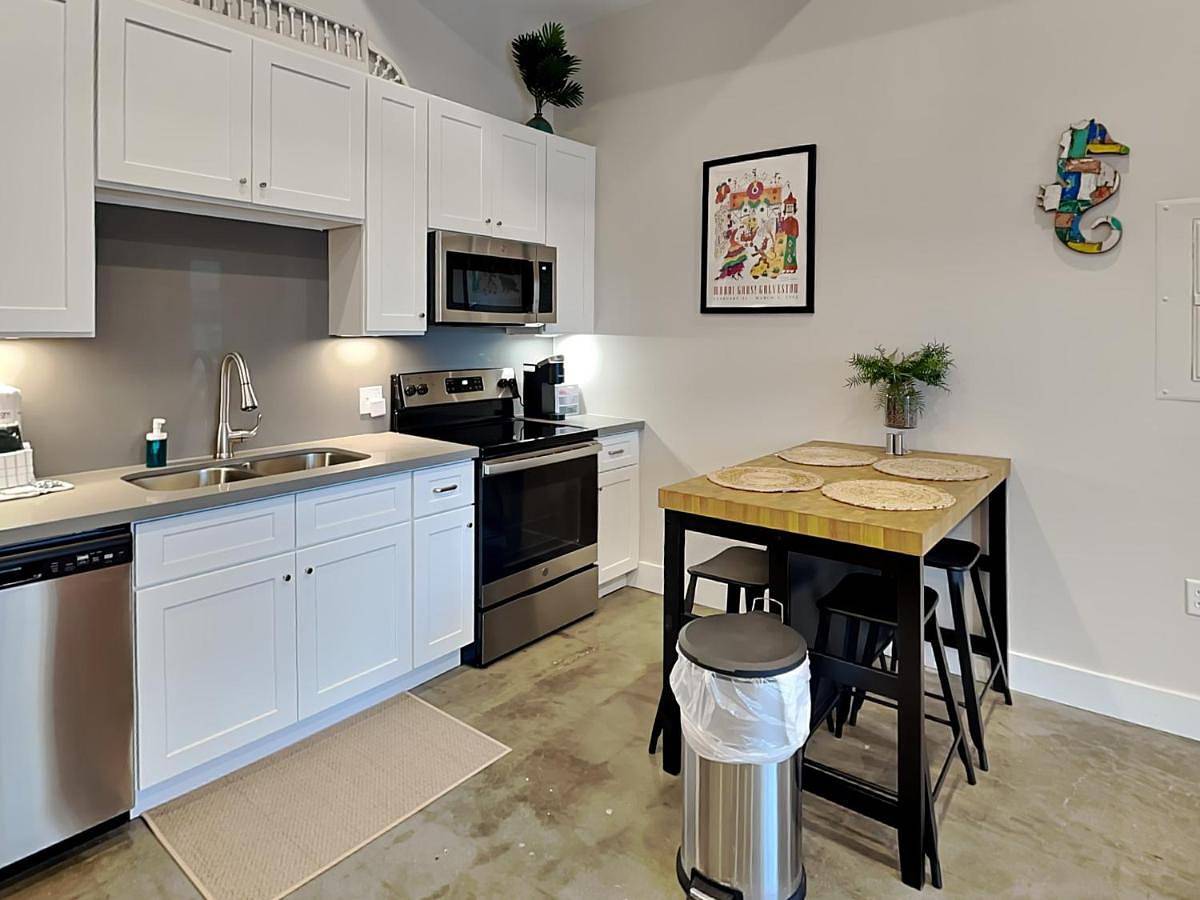 Entire apartment, Tremont Meilleur 104 in Galveston Island, Galveston