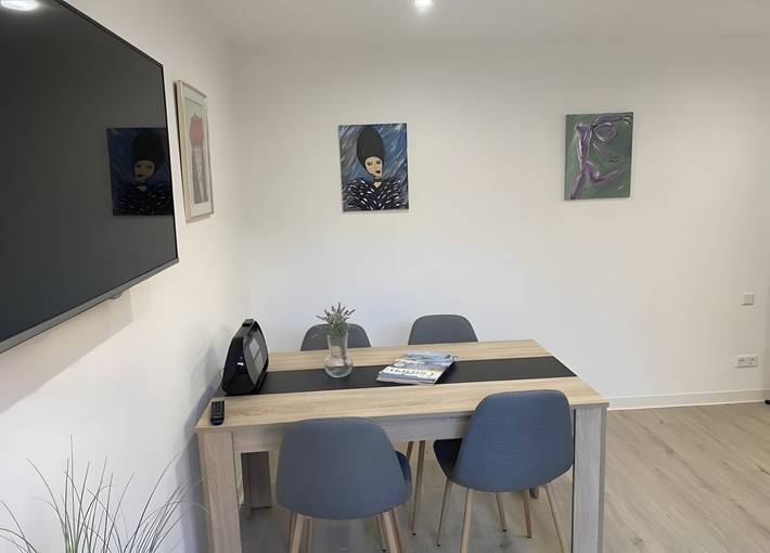 Hel lejlighed, Apartment 'Rheingold' with Private Terrace, Private Garden and Wi-Fi in Kehl, Central Black Forest