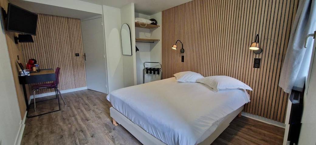 Hôtel pour 3 personnes, avec terrasse et jardin dans Gare De Quimper - 3