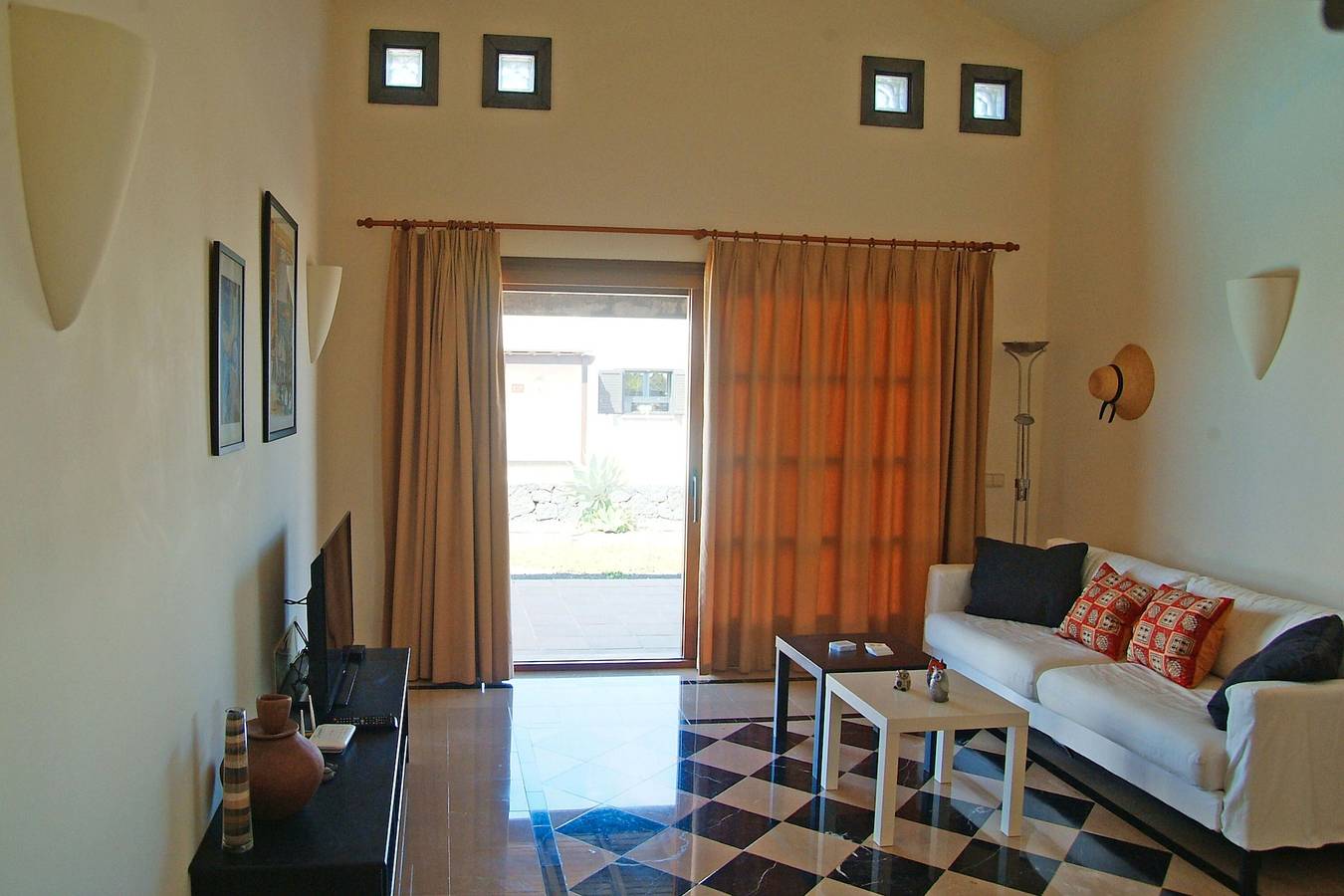 Ferienhaus 'Alessia, Playa Blanca' mit Meerblick, privatem Pool und Wlan in Montaña Roja, Yaiza