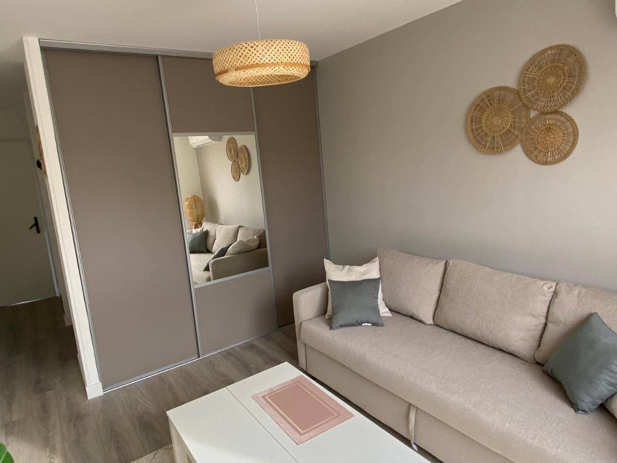 Appartement entier, One-Bedroom Apartment in Villenave-d'Ornon, Région de Bordeaux