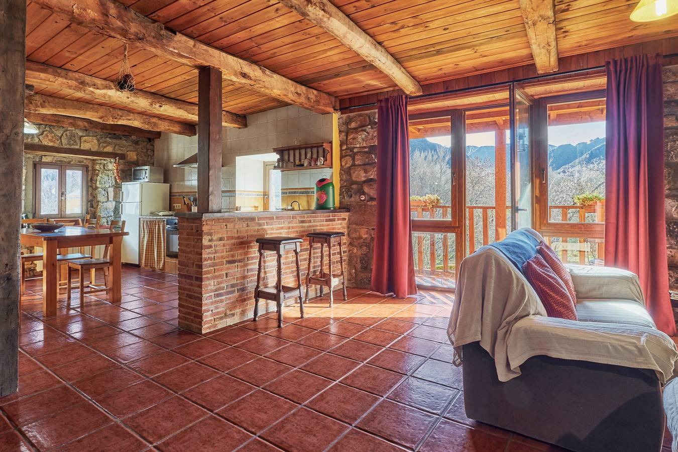 Landhaus 'Mirador De Babia I' mit Wi-Fi in San Emiliano, Cordillera Cantábrica