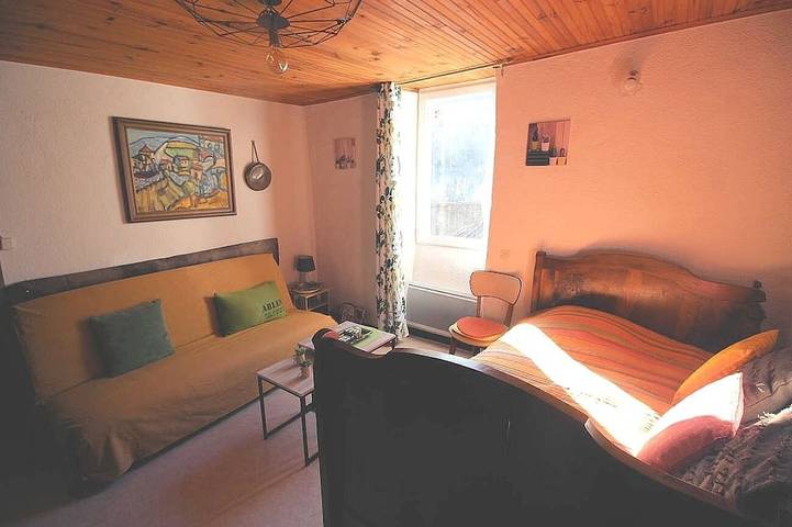 Ganze Wohnung, 70 m² große Unterkunft mit allem Komfort und Terrasse in einem Steinhaus in Avène, Lodève und Umgebung