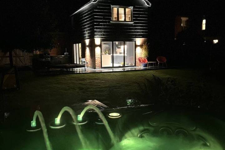 Casa de vacaciones para 8 personas, con jardín y jacuzzi - 1