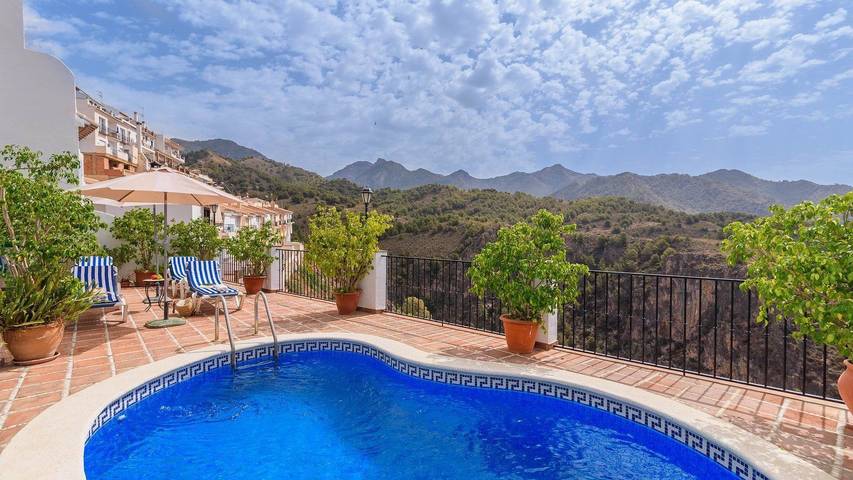 Villa für 2 Personen, mit Balkon/Terrasse und Pool - 1