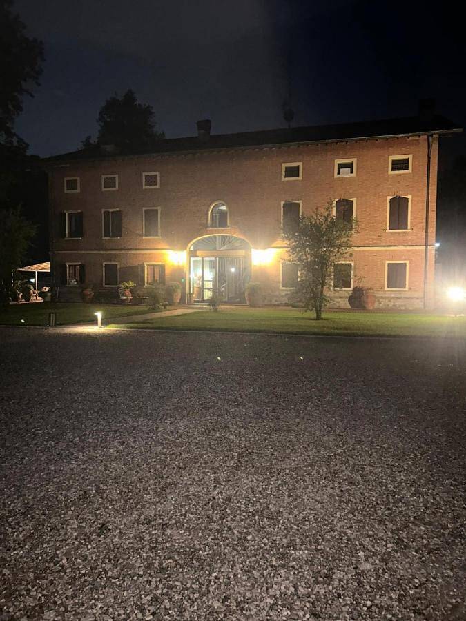 Agriturismo per 3 persone, con Idromassaggio e Giardino nonché Panorama in Provincia di Modena