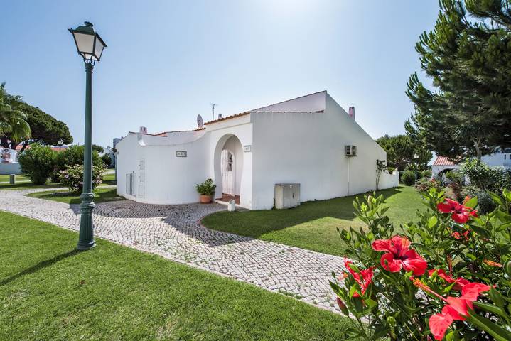 Villa "Mng Elliott 13" com piscina privada e Wi-Fi in Vale do Lobo, Almancil