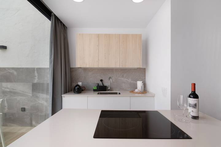 Entire apartment, Vacations at 'Chez Oti' with Shared Pool, Wi-Fi, and Air Conditioning in Puerto Rico (Gran Canaria), Mogán