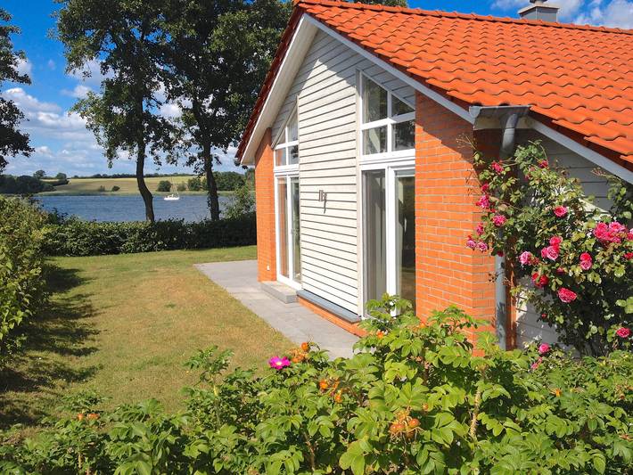 Ferienhaus für 6 Personen, mit Garten und Sauna sowie Seeblick an der Ostsee