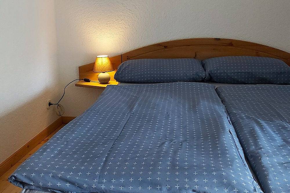 Friedrichstadt: Reetdachkate am Eiderdeich mit Sonnenterrasse nahe der Nordsee in Sankt Annen, Eider-Treene-Sorge