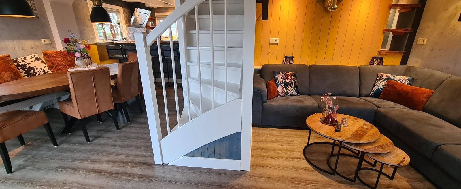 Komfortables Ferienhaus für 10 Personen mit Steg und umzäuntem Garten Nähe Callantsoog in Niederländische Nordsee