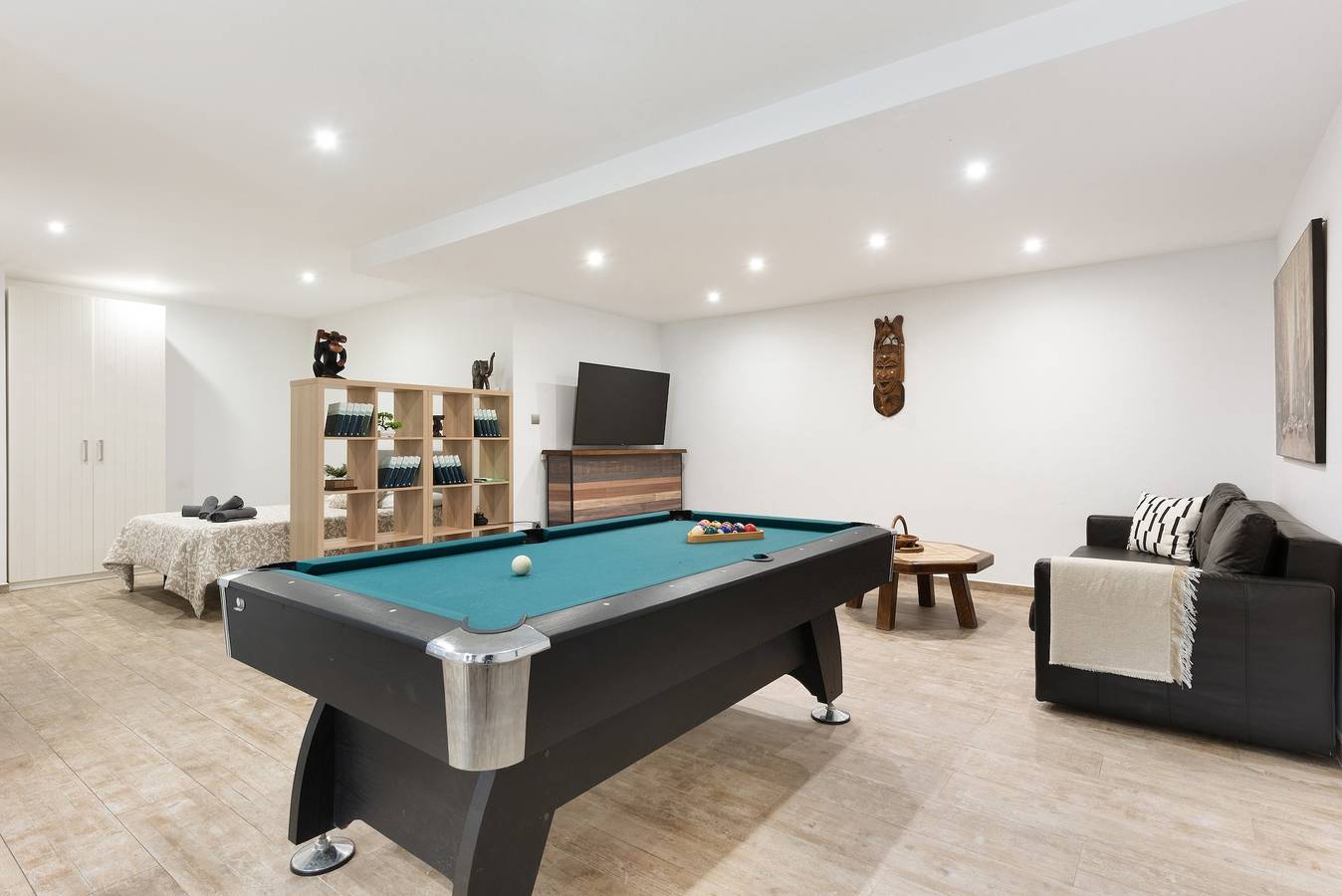 Ganze Wohnung, Apartment 'Buendía Aeropuerto Málaga Playa' mit privater Terrasse, Wlan & Klimaanlage in Churriana, Malaga