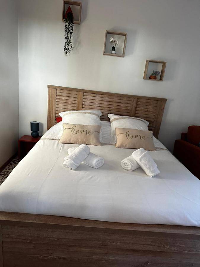 Gîte pour 2 personnes, avec vue ainsi que piscine et jardin à Maubec - 4