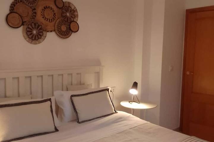 Gîte pour 4 personnes, avec terrasse ainsi que jardin et piscine à Llíber - 3