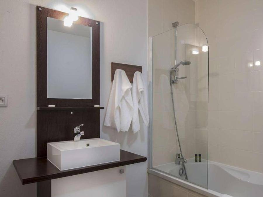 Résidence Le Clos du Rocher - Vacancéole - Appartement 4 personnes - 2P/4 in Les Eyzies, Périgord Noir