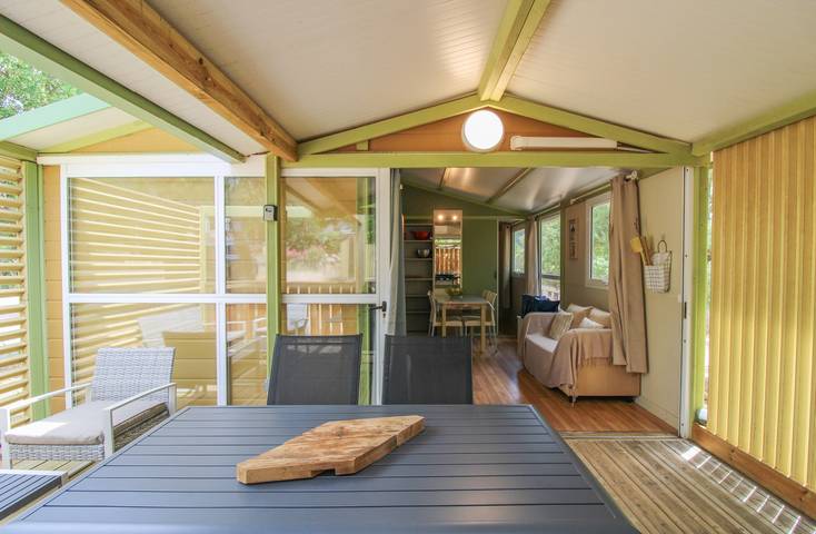 Chalet „Tout Confort 4min Strand“ mit Gemeinschaftspool, privater Terrasse & Klimaanlage in Pianottoli-Caldarello, Sartène und Umgebung